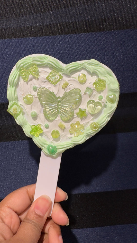 Decoden heart mirror - Green and white